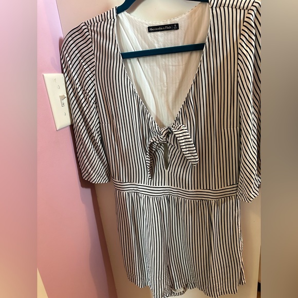 Abercrombie Stripped Romper - Picture 1 of 2